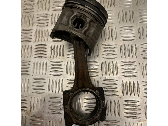 Píst 620 Mitsubishi Pajero pro naftový motor 2.8