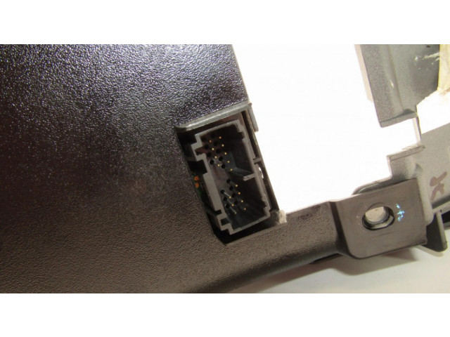 Мултифункционный включатель управления / ручка