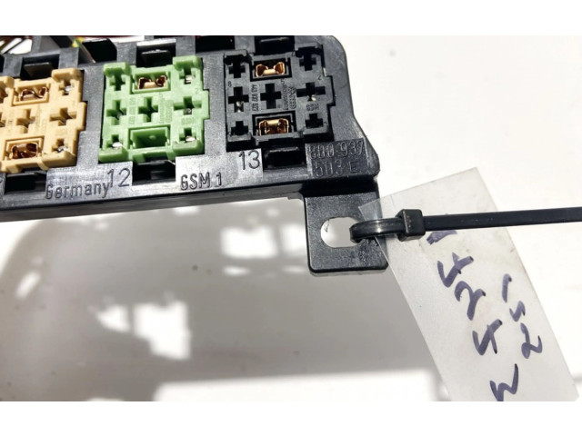 Блок предохранителей  8d0937503e   Skoda Superb B5 (3U)    