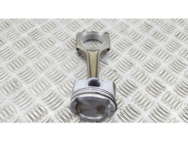 Píst 8571012, 8473776   BMW X4 G02  pro benzínový motor 2.0  