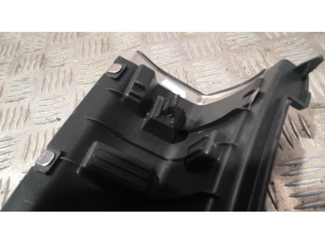 Отделка порога багажника