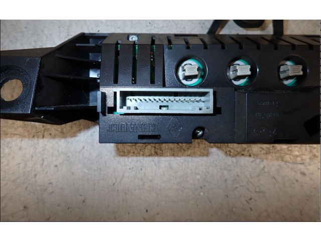 Přístrojová deska Renault Twingo I 2007 7711368801