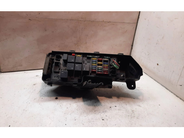 Блок предохранителей  9494210   Volvo V70    