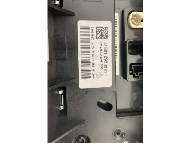 Дисплей 9838129680 Peugeot 2008 II