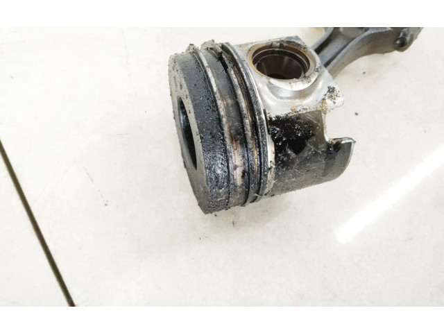  Поршень с шатуном  038j  Volkswagen PASSAT B6  