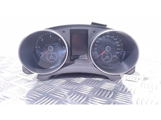 Панель приборов 5K0920860J   Volkswagen Golf VI       