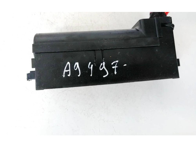 Блок предохранителей Volkswagen Golf Plus