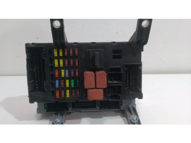Блок предохранителей 51778008, 503440200504 Fiat Linea