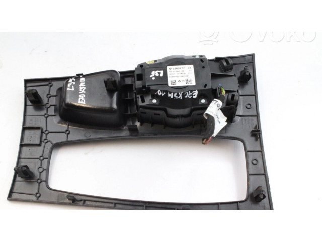 Радио/ проигрыватель CD/DVD / навигация