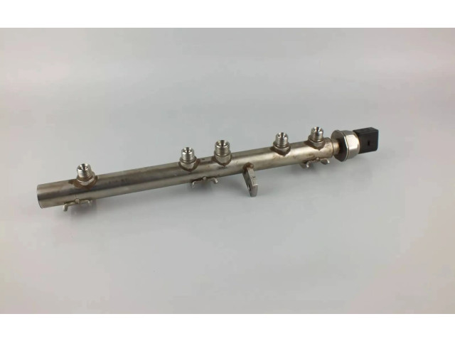 Vstřikovací lišta 7562474 BMW 3 E92 E93 pro benzínový motor 2.0 N43B20