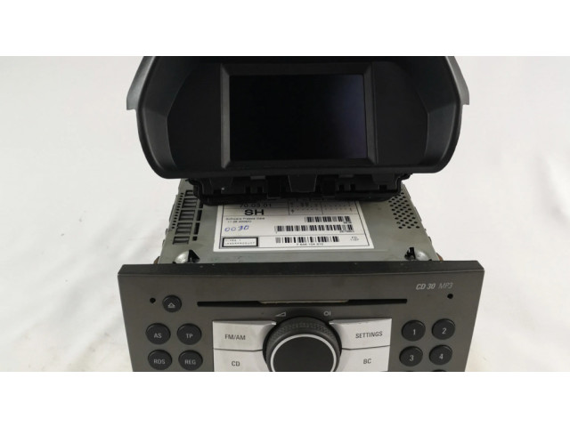 Радио/ проигрыватель CD/DVD / навигация