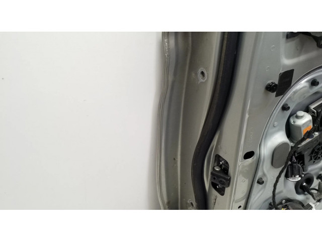 Задняя дверь