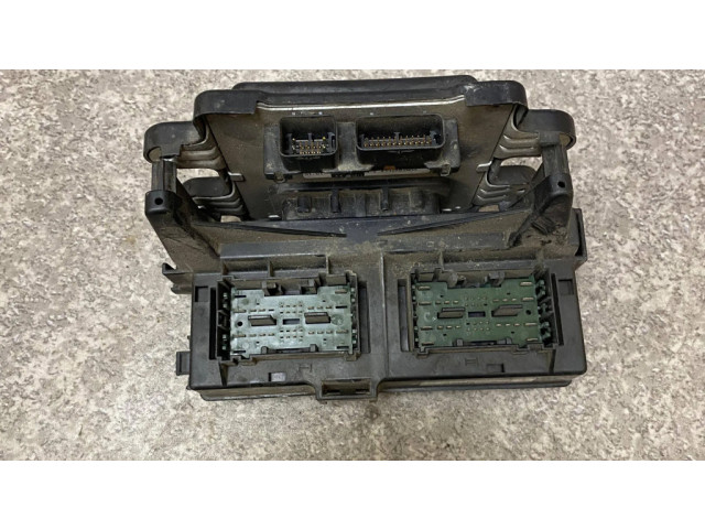 Блок предохранителей 04692073AB, 662AJ   Jeep Grand Cherokee (WK)    