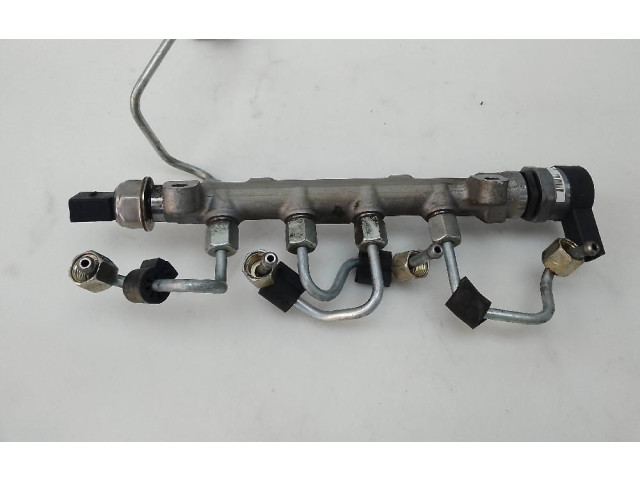 Топливная рампа 04L089B   Audi A3 S3 A3 Sportback 8P  