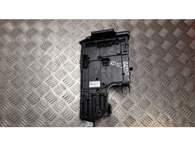 Блок предохранителей 165765030B Tesla Model Y