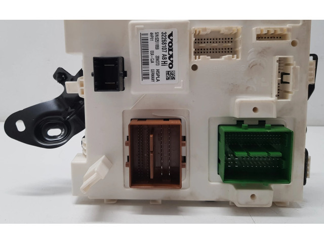 Блок комфорта 32268107, 32268107AB Volvo XC40