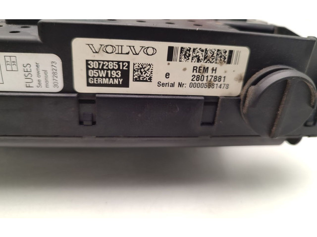 Блок предохранителей 30728512, 05W193   Volvo XC90    