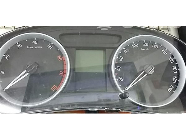 Панель приборов 5J0920811B, A2C53319711 Skoda Fabia Mk2 (5J)