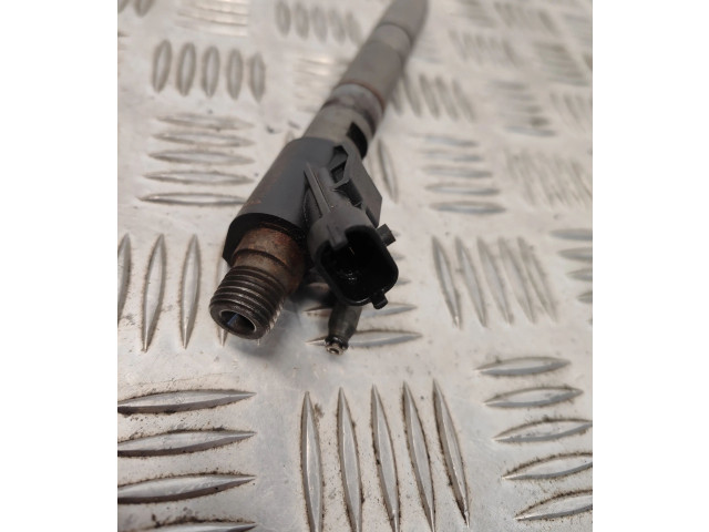 Форсунка 31303238    Volvo S80  D5204T2 