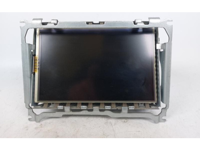 Радио/ проигрыватель CD/DVD / навигация