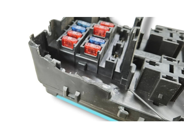 Pojistková skříňka MR409898 Mtsubishi Pajero Sport I 2002