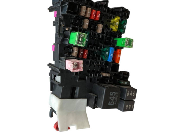 Блок предохранителей 5q0937615c   Skoda Octavia Mk3 (5E)    