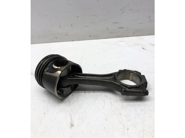 Поршень с шатуном Volkswagen PASSAT B6