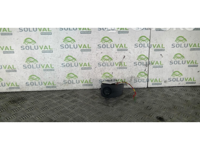 Ручка стеклоочистителей 8201590631 Renault Clio III