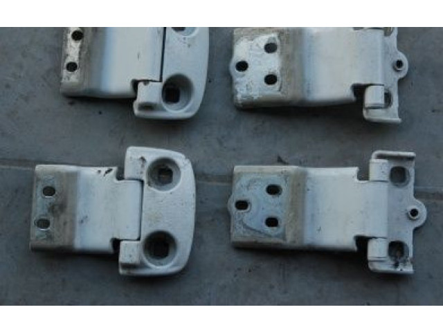 Комплект петлей багажника