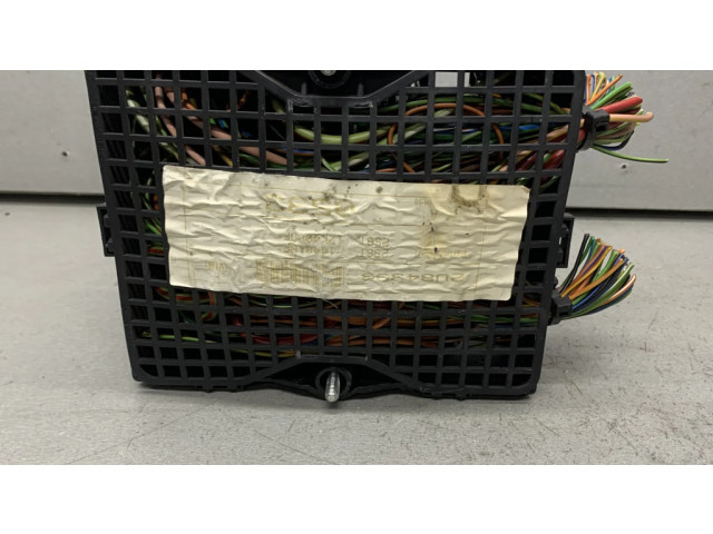 Блок предохранителей 2U84393, 2S6T14401AF Ford Fiesta