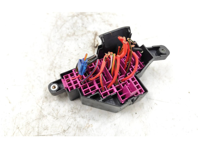 Блок предохранителей 1K2941824   Audi A6 S6 C6 4F    