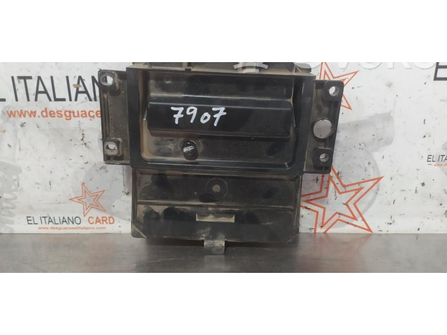 Блок управления двигателем Блок управления 8201002106   Dacia Logan I