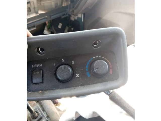 Блок управления климат-контролем Mitsubishi Montero