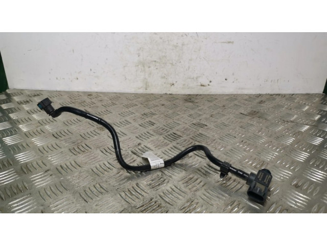 Другая деталь отсека двигателя