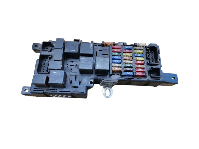 Блок предохранителей 8637841, 518717004 Volvo S60