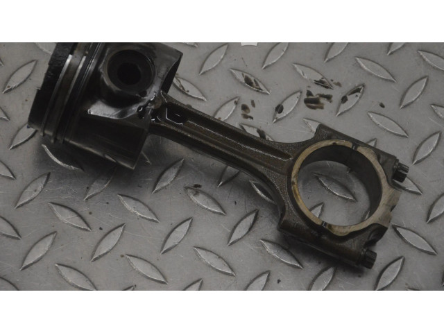  Поршень D 5244 T4   Volvo XC90  