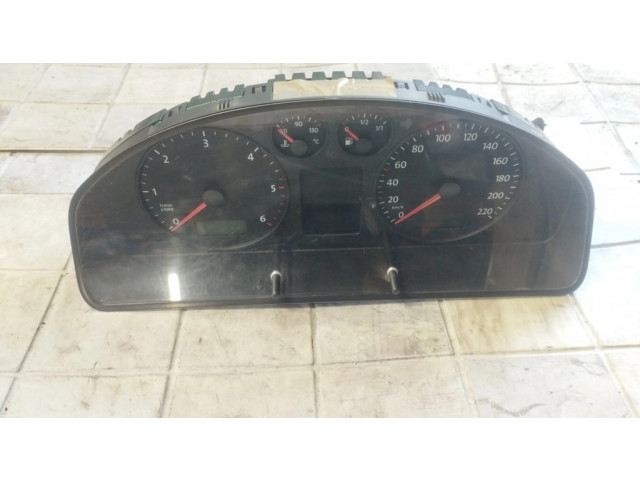 Přístrojová deska Volkswagen Transporter - Caravelle T5 2007 88311346