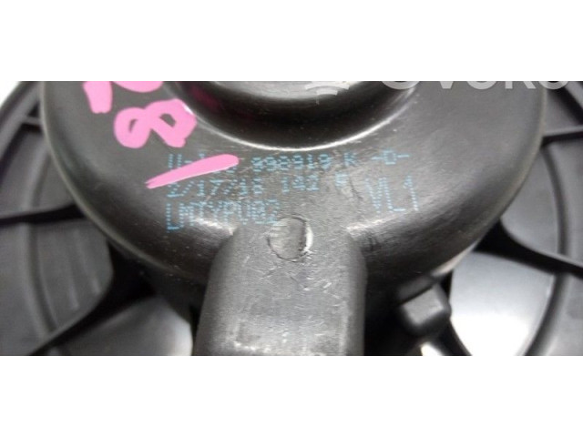 Вентилятор печки       Volkswagen Caddy