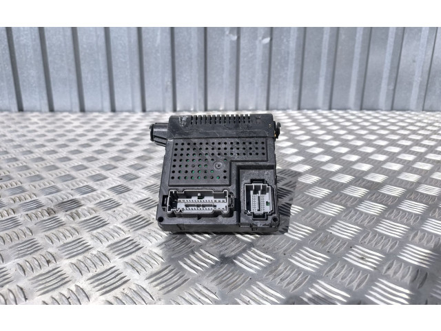 Блок предохранителей  30786890   Volvo XC90    