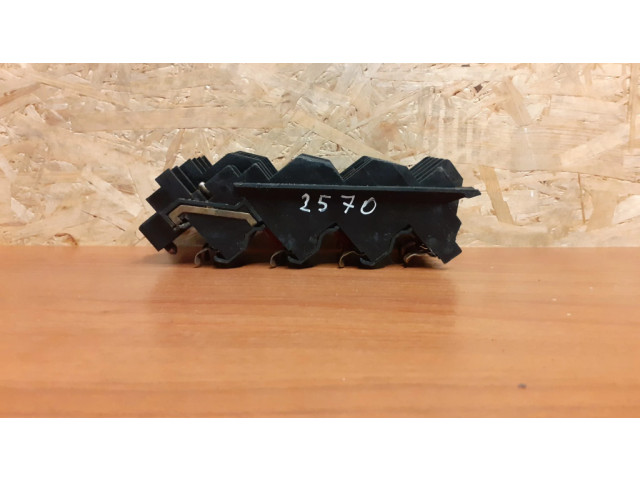 Крышка расширительного бачка охлаждающей жидкости