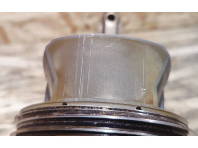 Píst 96L58 Porsche Panamera (970)