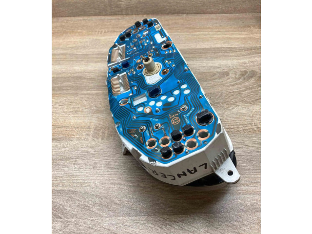 Панель приборов MR168064, 777850 Mitsubishi Lancer