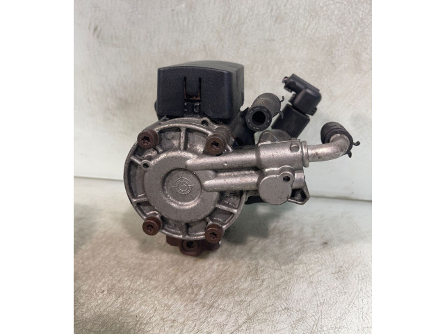 Vstřikovací čerpadlo 03l130755e, 061111043204   Volkswagen Caddy    BLS 