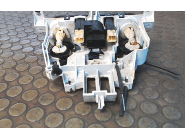 Блок управления климат-контролем Mazda 323