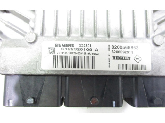 Блок управления двигателем Блок управления 8200565863   Nissan Tiida C11