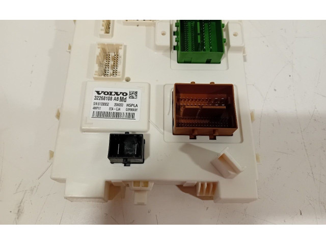 Блок предохранителей 32268108 Volvo XC40