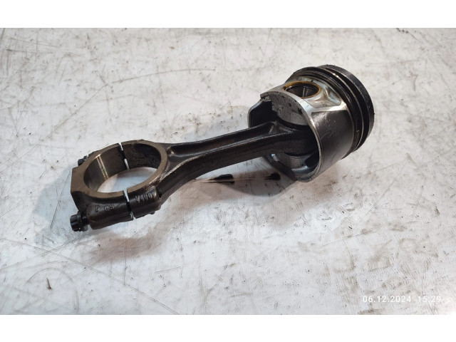 Píst Volkswagen Tiguan CFFB