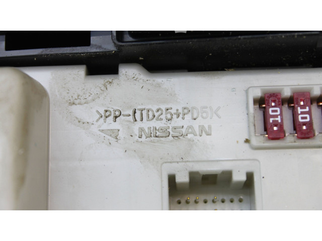 Блок предохранителей 284B71MR0B Infiniti M Y51