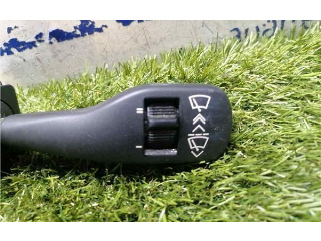 Pojistková skříňka Включатель стеклоочистителей 8363664, 8363664 BMW 5 E34 2002