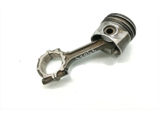  Поршень с шатуном YD22DDTI   Nissan X-Trail T30  